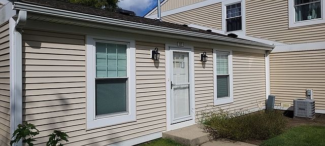 1st image of 307 Somerset Ln #307