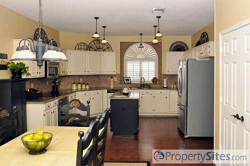 4th image of 6009 Arden Ct