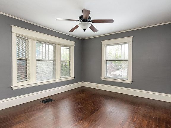 4th image of 448 Pleasant St SE