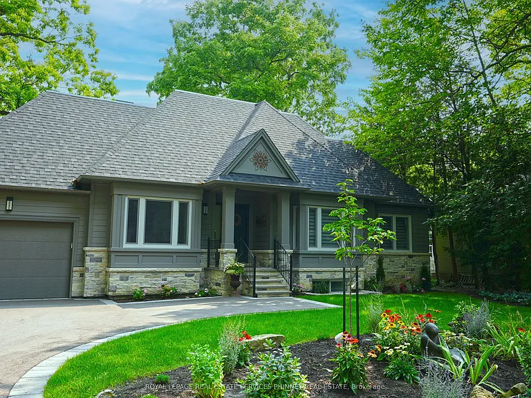 1413 Queen Victoria Ave — Photo 26