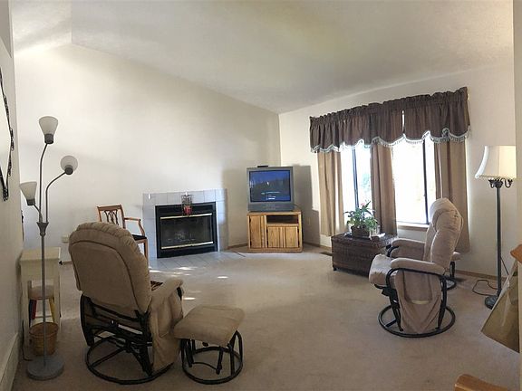 2nd image of 926 E Calkins Dr #926