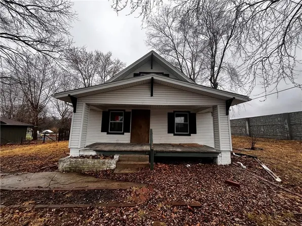 810 Thieme St, Grain Valley, MO 64029