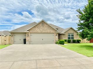 905 Custer St, Prairie Grove, AR 72753