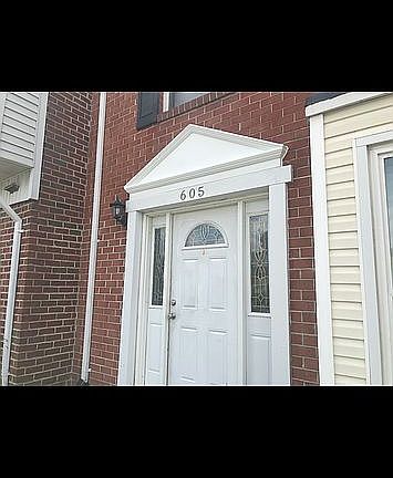 2nd image of 605 Hustings Court Ln