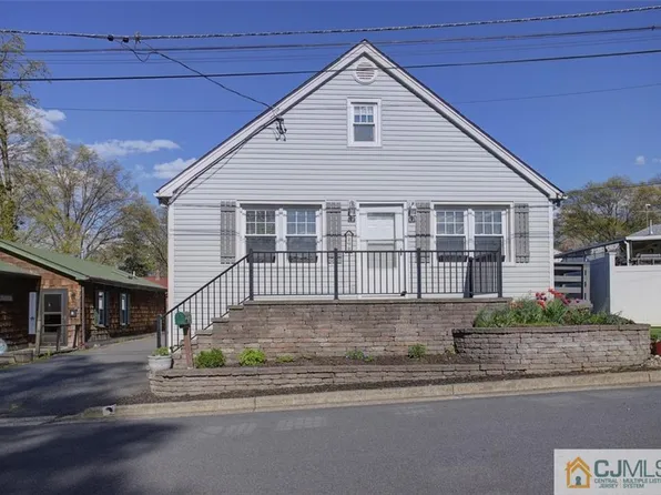 9 Short St, Edison, NJ 08817