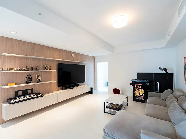 330 Sunny Isles Blvd #5-UPH03 — Photo 16