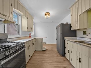 11 Morton St FLOOR 2, Bloomfield, NJ 07003