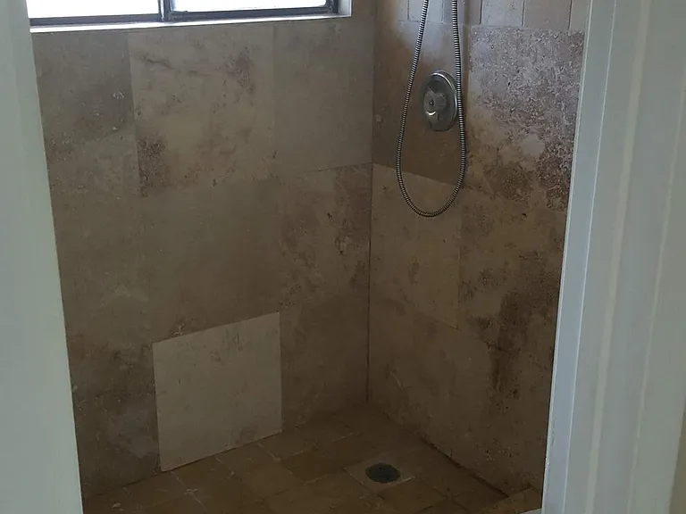 Master Bath (2nd Floor)