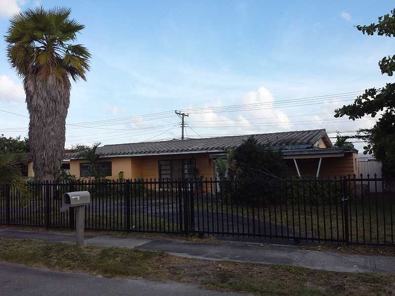 2nd image of 700 NE 181st St