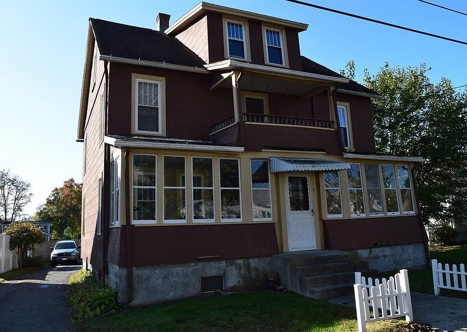 1st image of 8 Mereline Ave