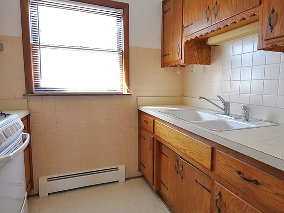 5th image of 2511 119th St APT 2W
