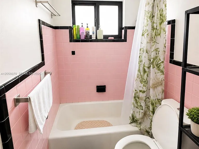 615 NE 7th St #7 — Photo 4
