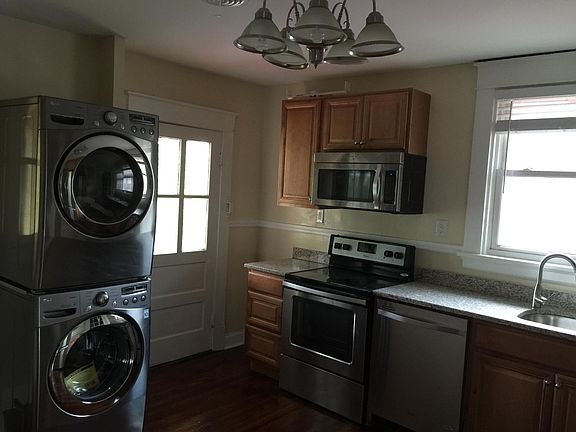 5th image of 2905 Barton Ave #A