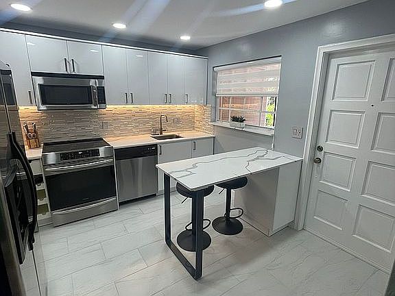 3rd image of 2200 Monroe St APT 15