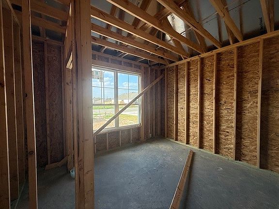 4th image of 2607 Falcon Ridge Dr