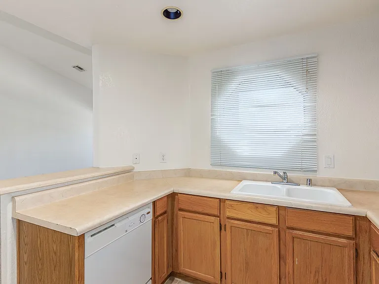 5072 S Rainbow Blvd #205 — Photo 7