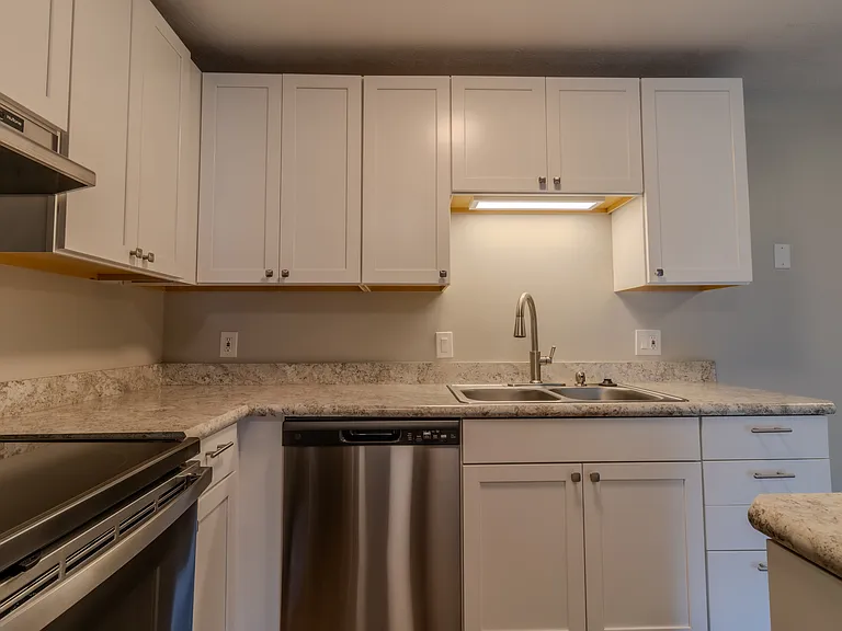 The Tides 1510 Veterans Dr — Photo 18