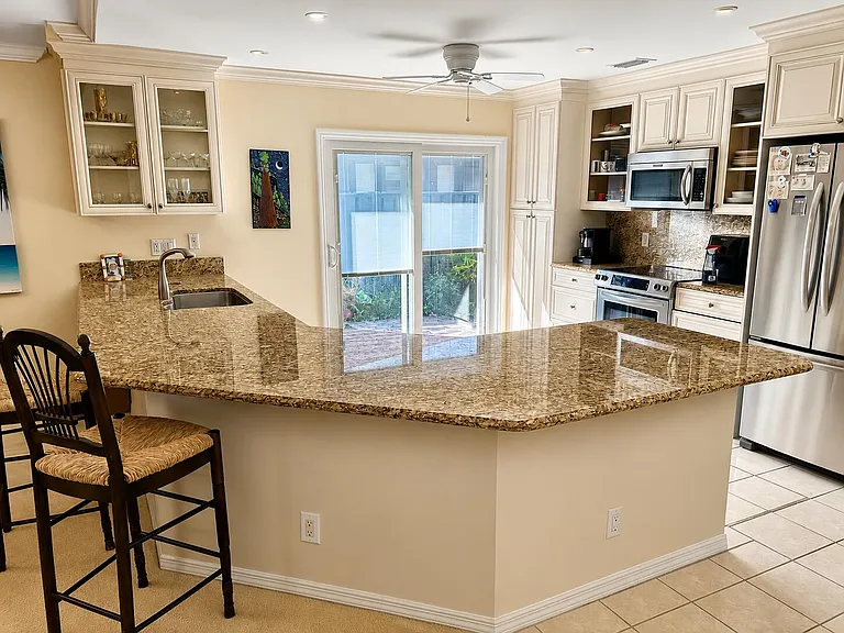 6845 SE Bunker Hill Dr — Photo 3