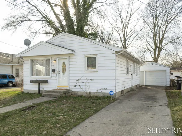 1661 Burlingame Ave SW, Wyoming, MI 49509