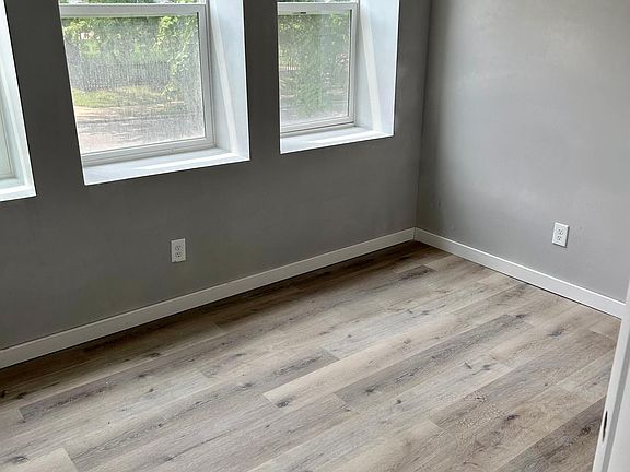 5th image of 5931 Maple Ave #1W