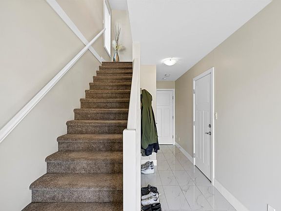 3rd image of 585 Marisa St