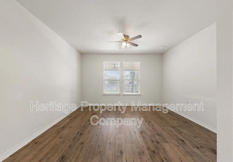 7347 Bluebonnet Bay — Photo 17