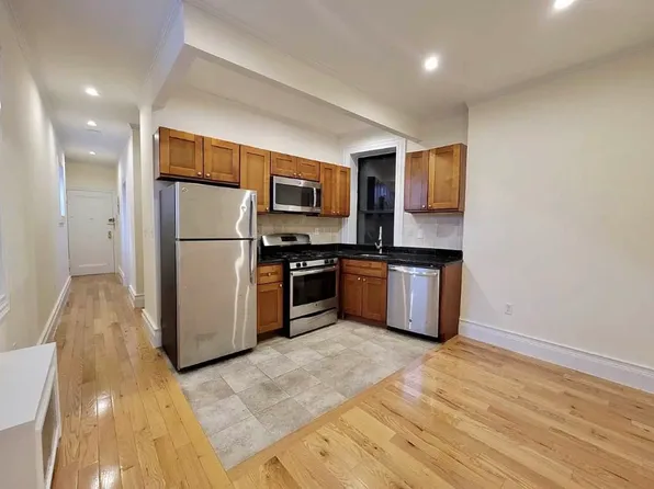 131 Thompson Street image 1 of 7