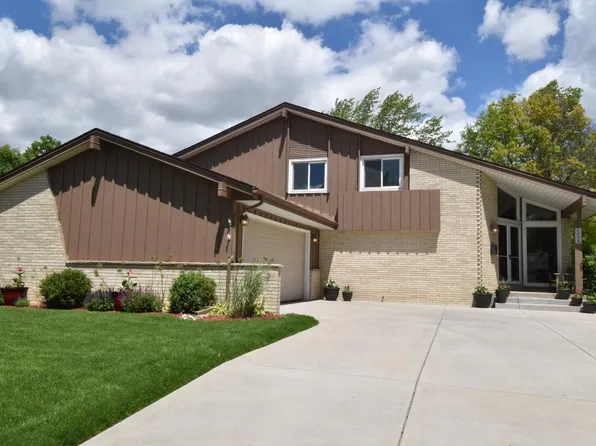 4858 Sterling DRIVE, Greendale, WI 53129