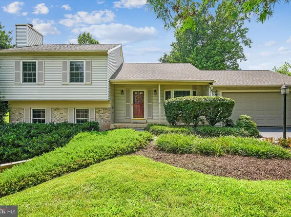 17402 Blossom View Dr, Olney, MD 20832