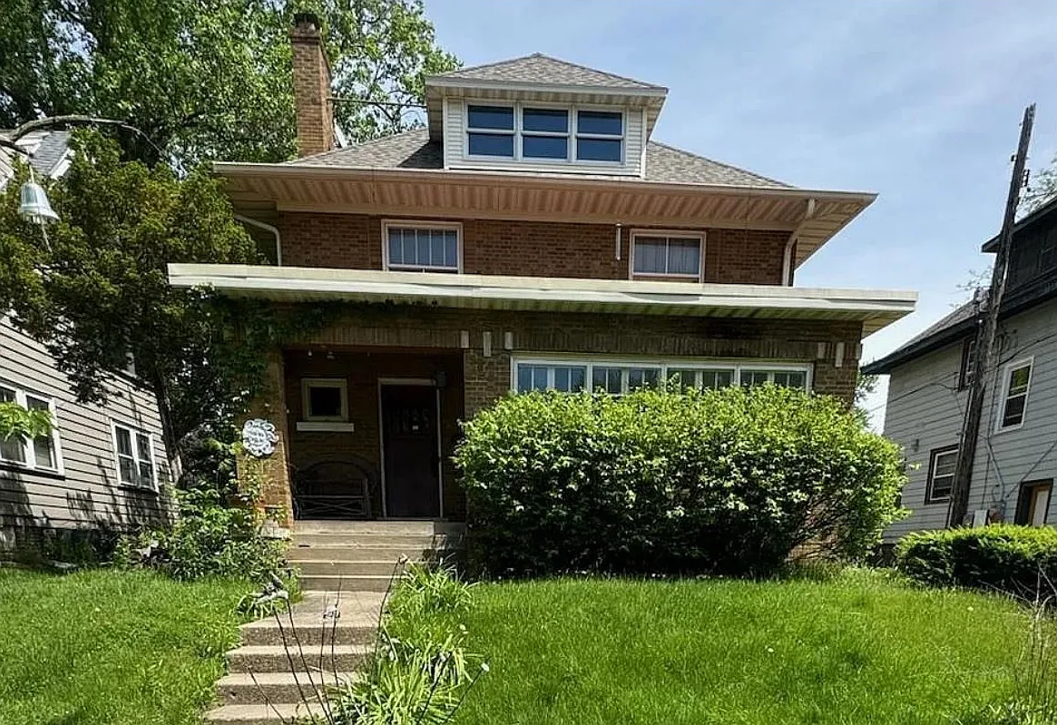 3 bed, 2.5 bath, 2272 sqft, $1,500 — Photo 1