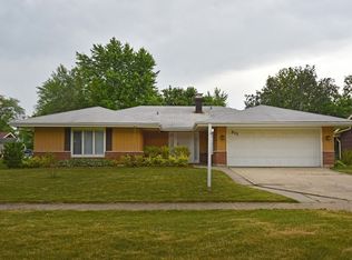 21W511 Buckingham Rd, Glen Ellyn, IL 60137