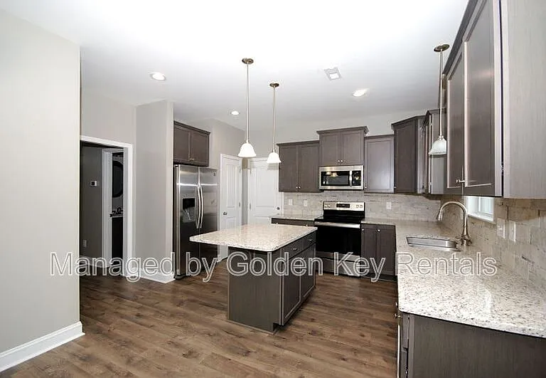 403 Willow Pond Dr — Photo 6