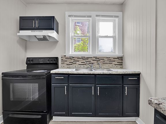 3rd image of 2759 Harris Ave #1