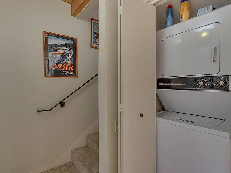 125 Lassen Dr #8 — Photo 16