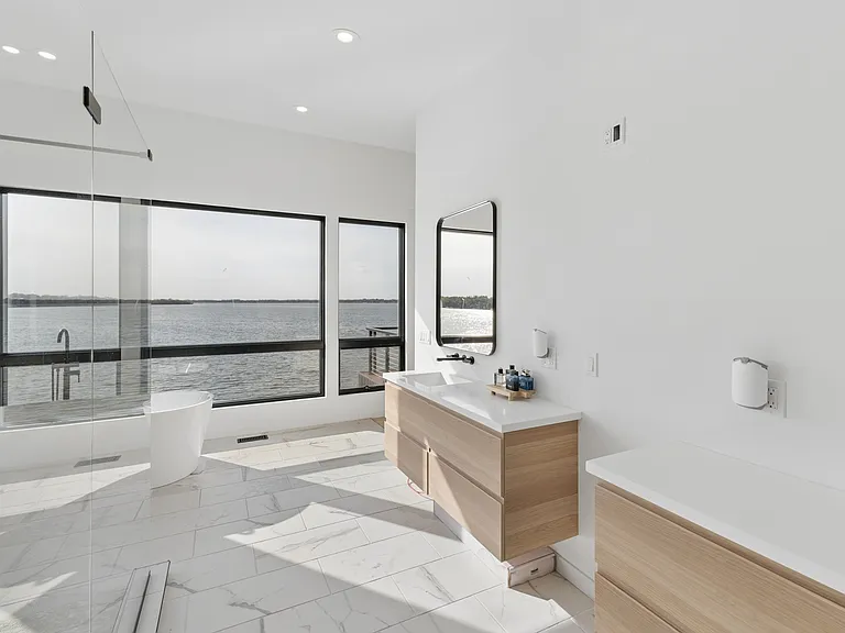2721 S Lakeview Dr #1 — Photo 28