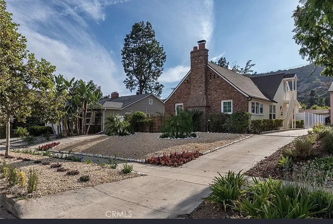 Bright Glendale Home with a Private Backyard — Photo 1