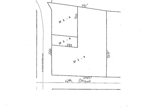 3rd image of 616 N Winchester Ave
