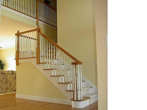 4th image of 905 Greystone Dr
