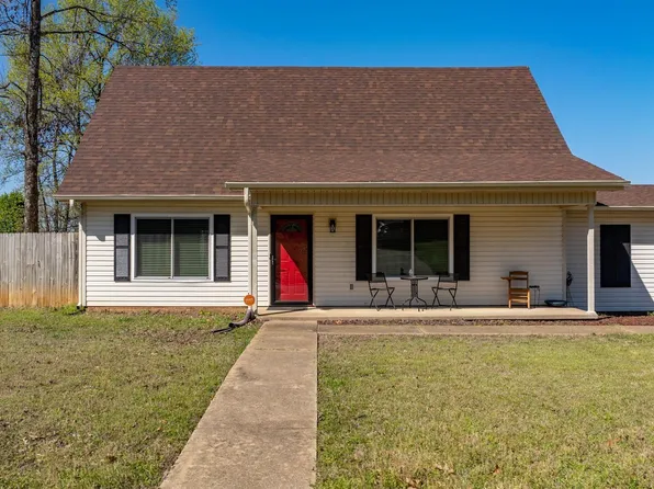 1301 Oak Forest Dr, Jacksonville, AR 72076