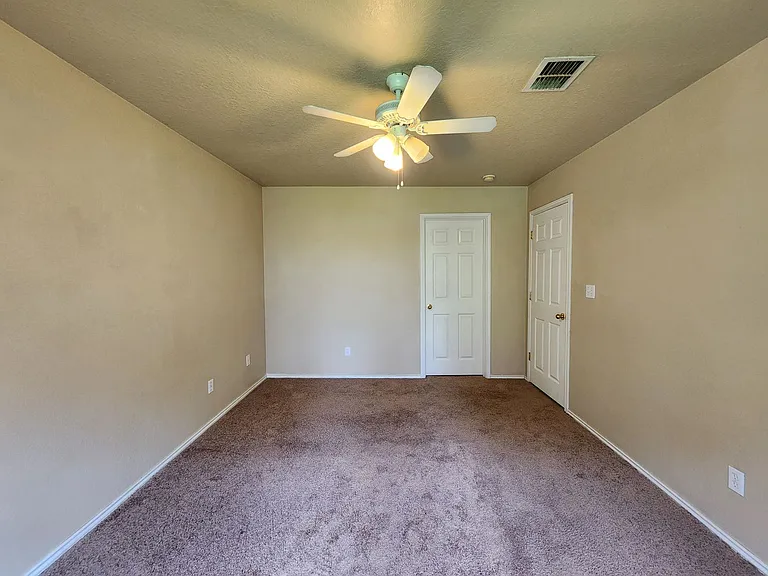 1013 Misty Acres Dr — Photo 18