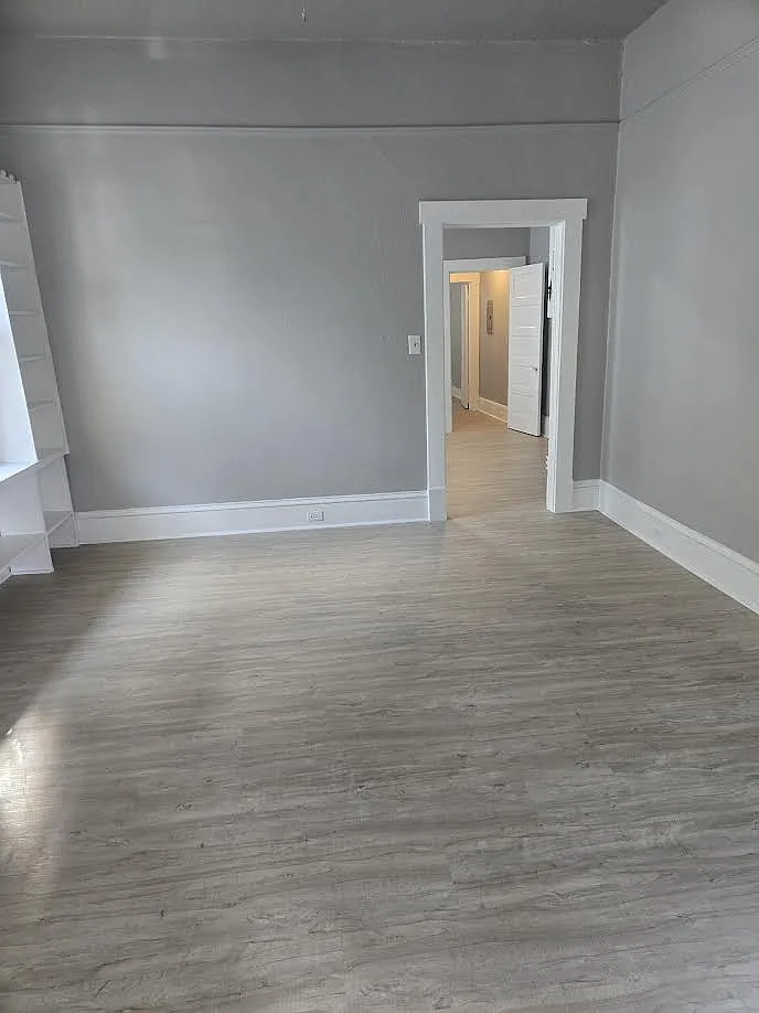2904 Beacon Ave — Photo 3