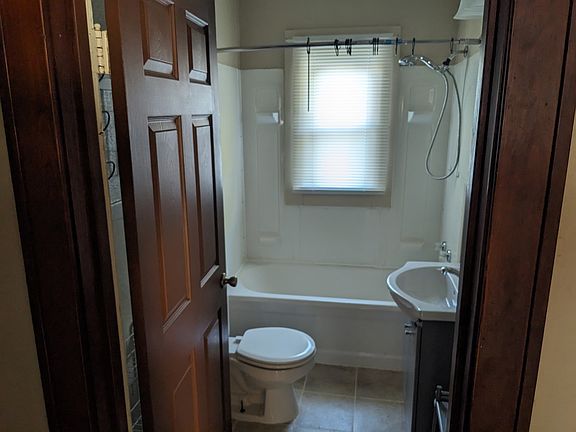 4th image of 912 Pottawatomie St