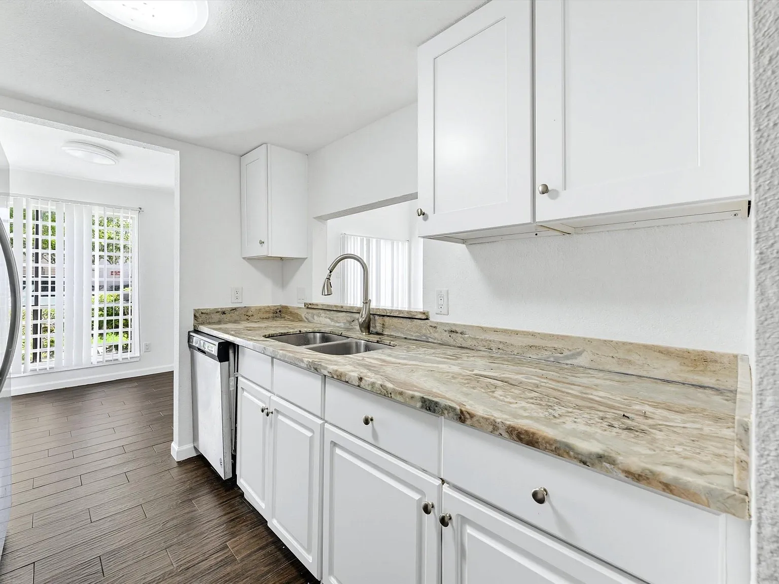 2 bed, 2.0 bath, 1224 sqft, $1,499 — Photo 3