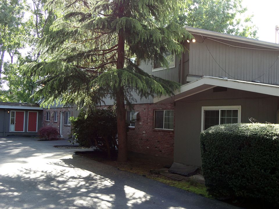 1st image of 4540 SW Dogwood Ln APT 13