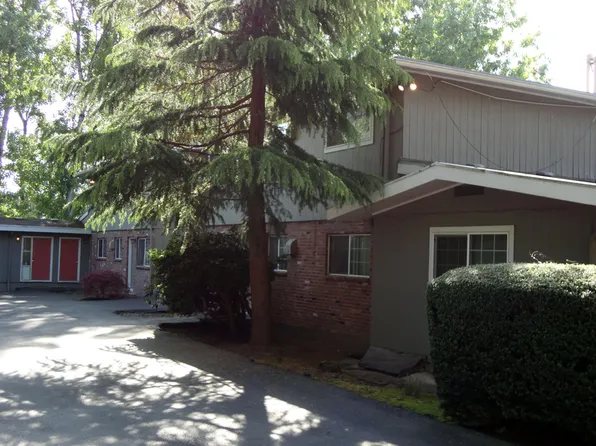 Raleigh Apartments, 4540 SW Dogwood Ln APT 13, Portland, OR 97225