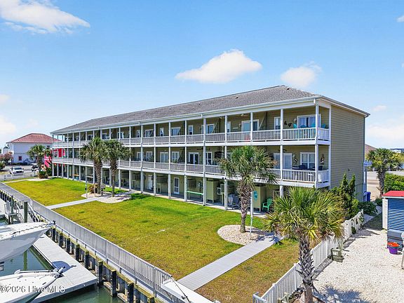 4th image of 19 Causeway Drive #C