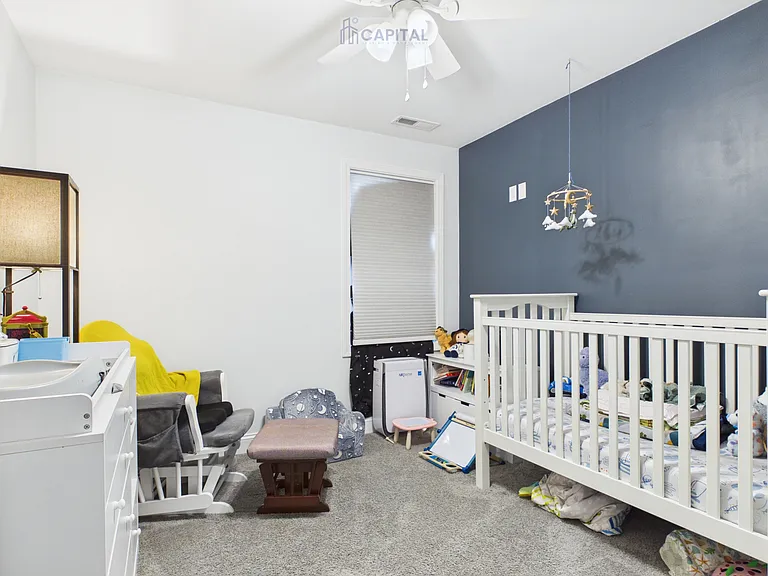 21 Otis St — Photo 10