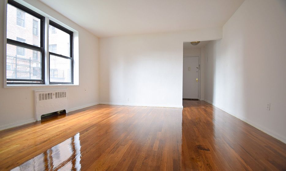 River Hill Gardens - Living Room - M95 - A LIne