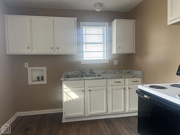 4th image of 3307 Meador Rd
