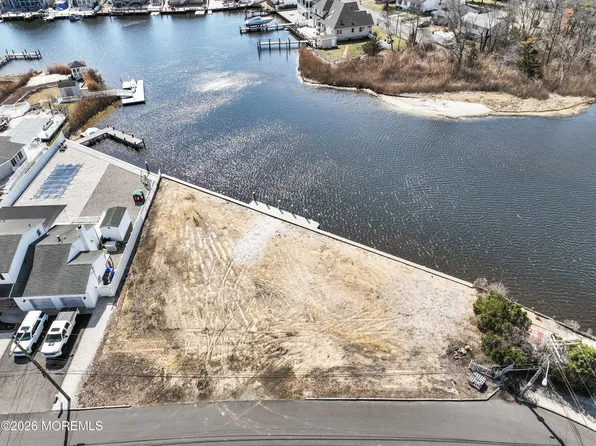 5 Tobago Avenue, Toms River, NJ 08753